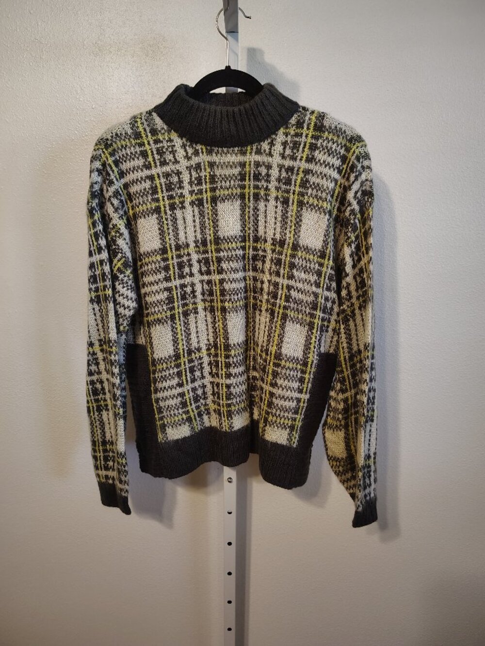 Nine West Women's Sweater Size Large NWT Mock Neck Grid Style Plaid Acrylic